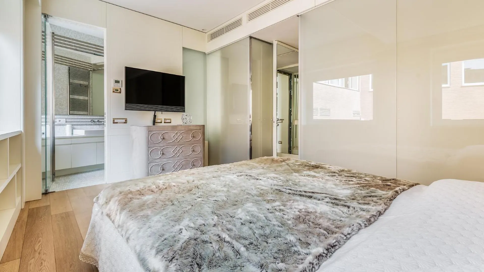 Super Luxury Penthouse Piazza Duomo Milano Apartment 0*, Milan