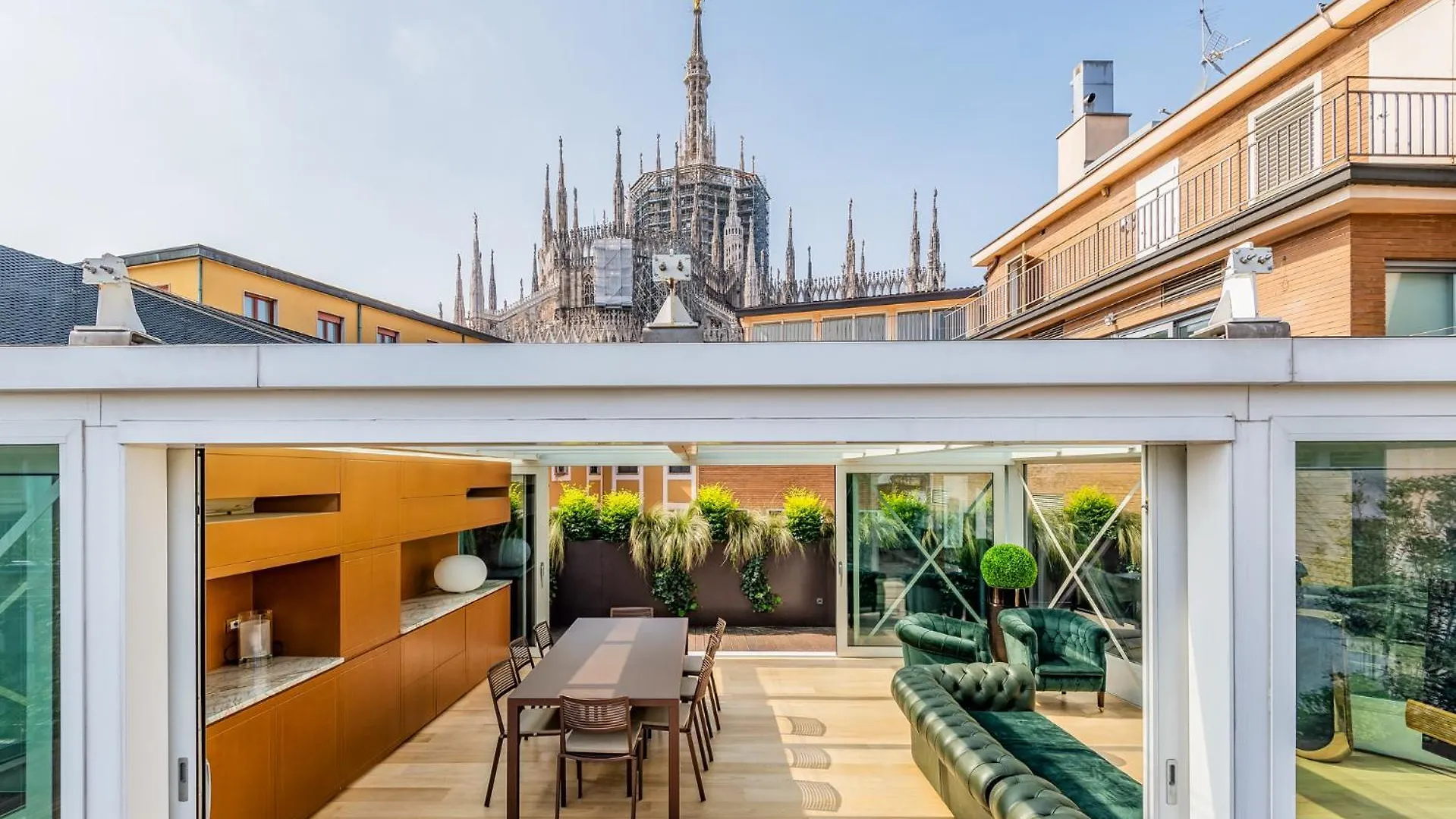 Super Luxury Penthouse Piazza Duomo Milano contacts